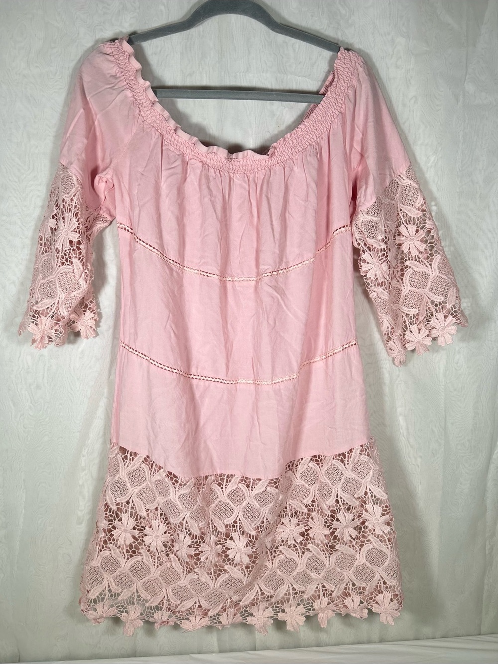 Solitaire Pink Lace Off-Shoulder Cover-Up / Dress Med